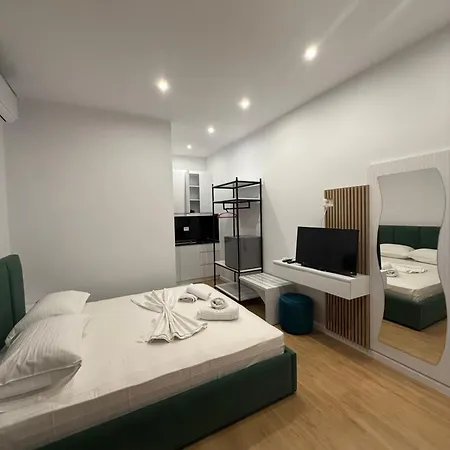Almar Lejlighed Sarandë