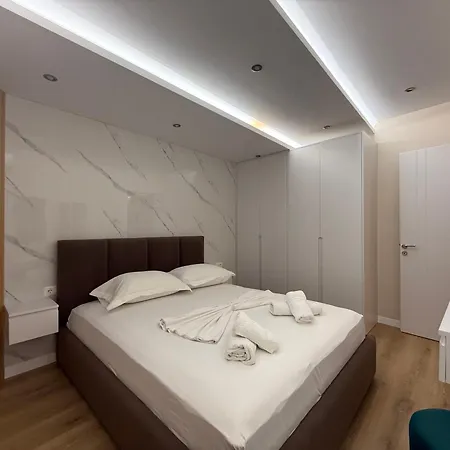 Almar Lejlighed Sarandë